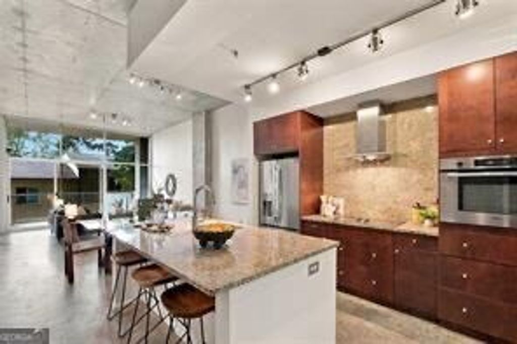 130 Arizona Avenue NE 105, Atlanta, GA 30307 — exterior