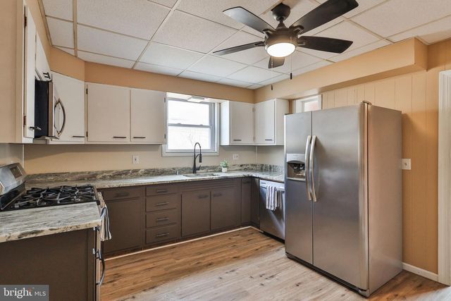 2045 KENMORE AVE, Bethlehem, PA 18018