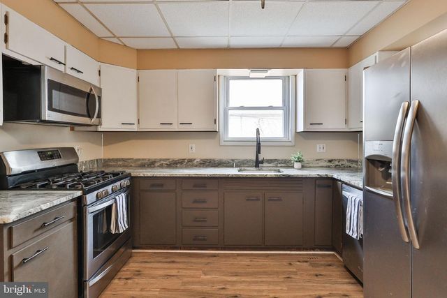 2045 KENMORE AVE, Bethlehem, PA 18018