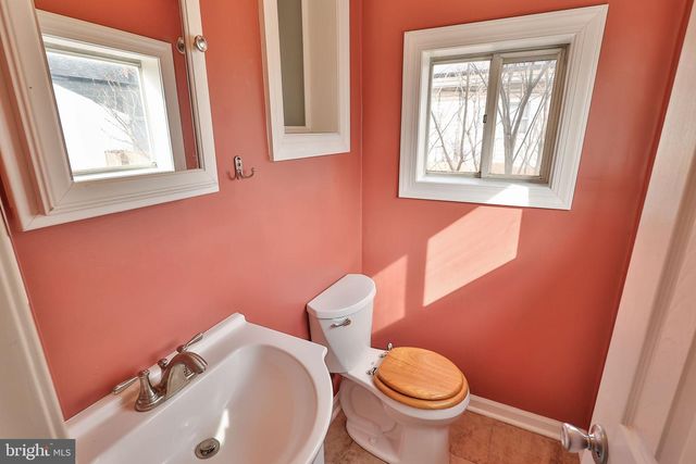 2045 KENMORE AVE, Bethlehem, PA 18018