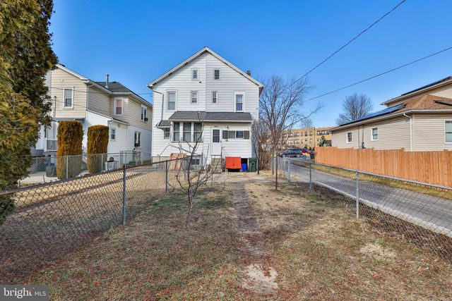 2045 KENMORE AVE, Bethlehem, PA 18018