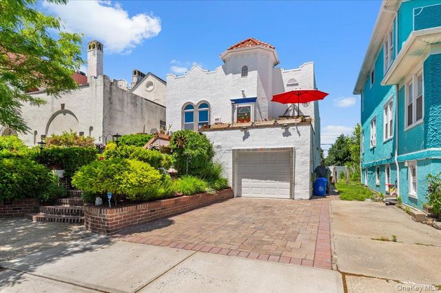 323 E Walnut Street, Long Beach, NY 11561