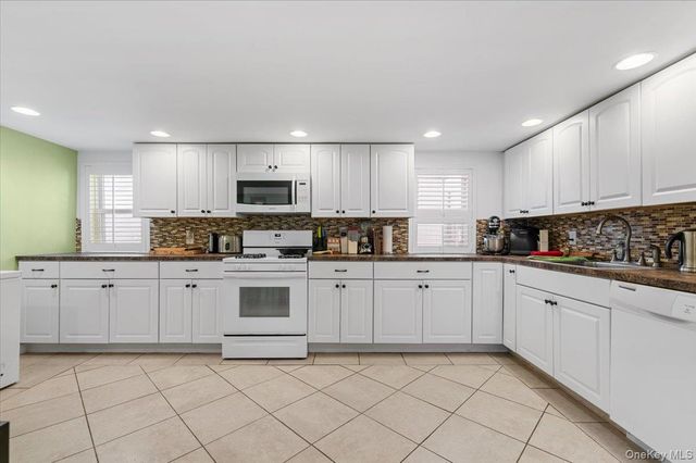 323 E Walnut Street, Long Beach, NY 11561