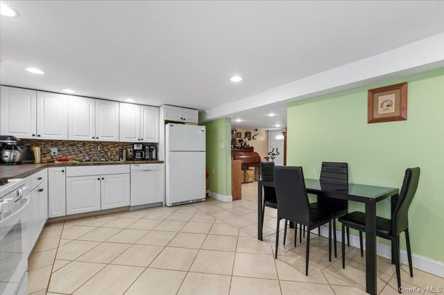323 E Walnut Street, Long Beach, NY 11561