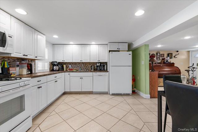 323 E Walnut Street, Long Beach, NY 11561