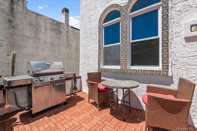 323 E Walnut Street, Long Beach, NY 11561