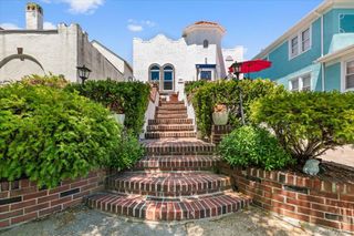323 E Walnut Street, Long Beach, NY 11561
