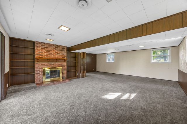 4390 Ridge Road, Cedar Rapids, IA 52411