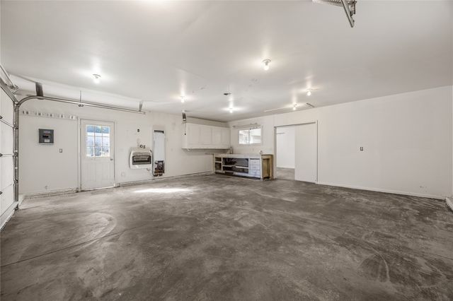 4390 Ridge Road, Cedar Rapids, IA 52411