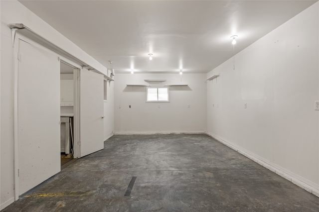 4390 Ridge Road, Cedar Rapids, IA 52411