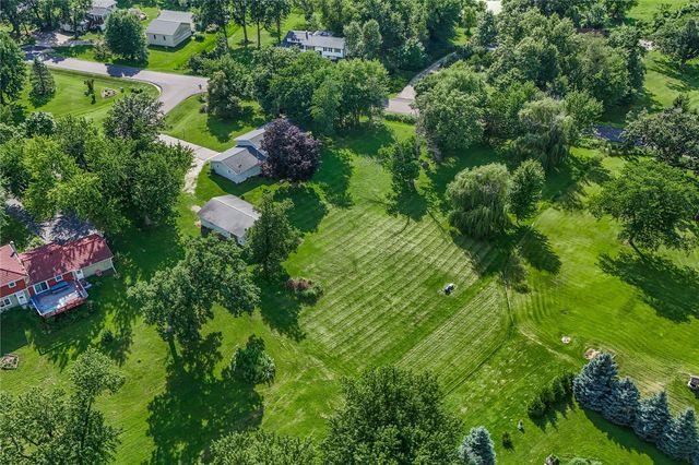 4390 Ridge Road, Cedar Rapids, IA 52411