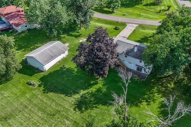 4390 Ridge Road, Cedar Rapids, IA 52411