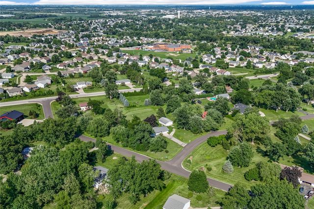 4390 Ridge Road, Cedar Rapids, IA 52411