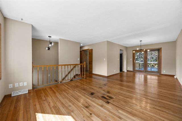 4390 Ridge Road, Cedar Rapids, IA 52411