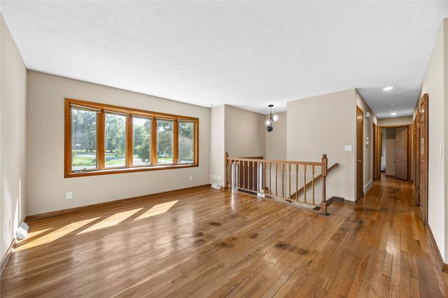 4390 Ridge Road, Cedar Rapids, IA 52411