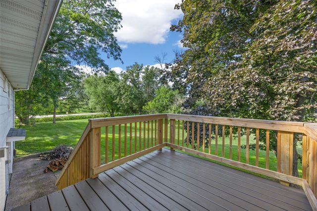 4390 Ridge Road, Cedar Rapids, IA 52411