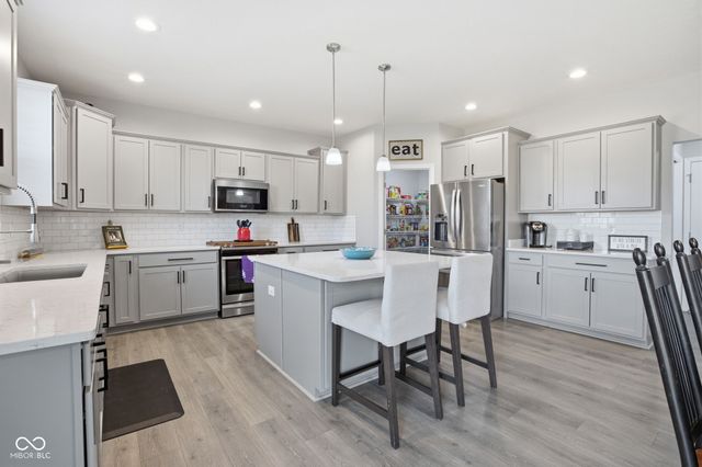 1906 Doncaster Drive, Avon, IN 46123