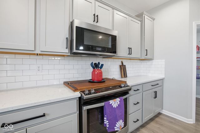 1906 Doncaster Drive, Avon, IN 46123