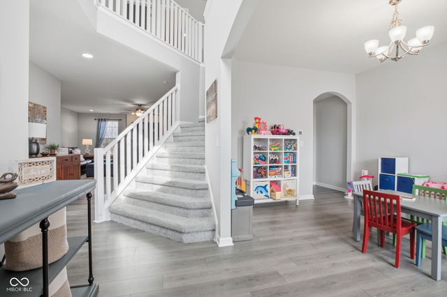 1906 Doncaster Drive, Avon, IN 46123