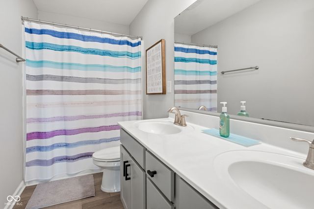 1906 Doncaster Drive, Avon, IN 46123