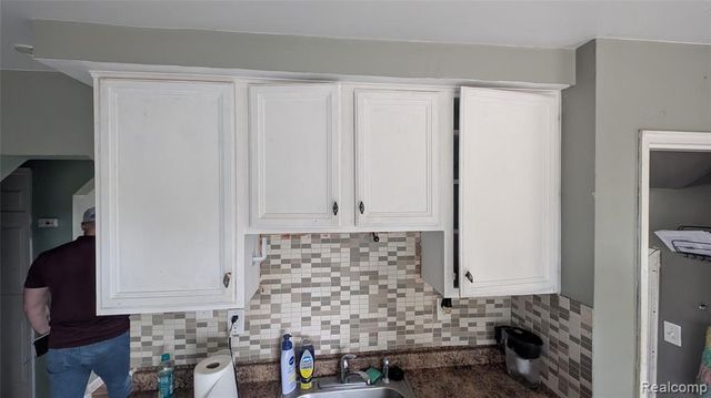 26828 Waldorf Street, Roseville, MI 48066