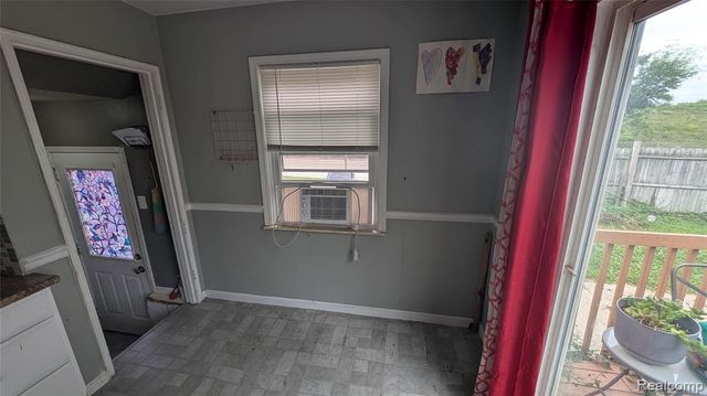 26828 Waldorf Street, Roseville, MI 48066