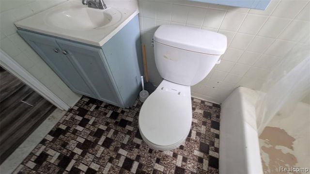 26828 Waldorf Street, Roseville, MI 48066