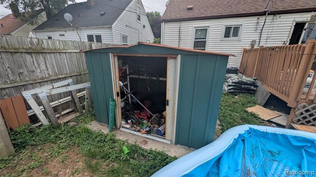 26828 Waldorf Street, Roseville, MI 48066