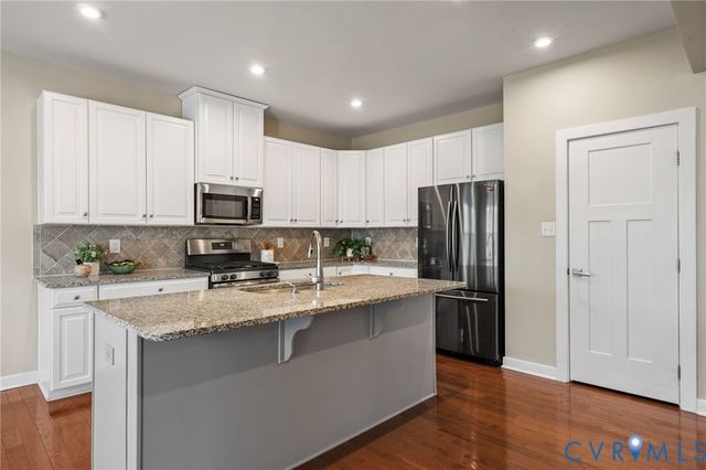 17531 Great Falls Cir, Moseley, VA 23120