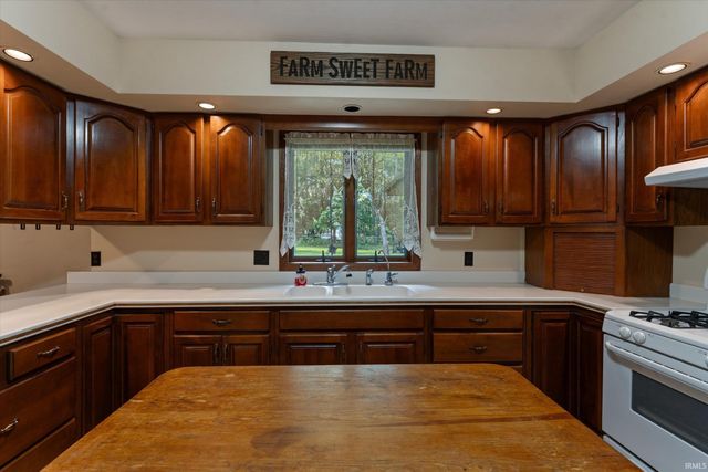 51565 Maplewood Drive, Elkhart, IN 46514