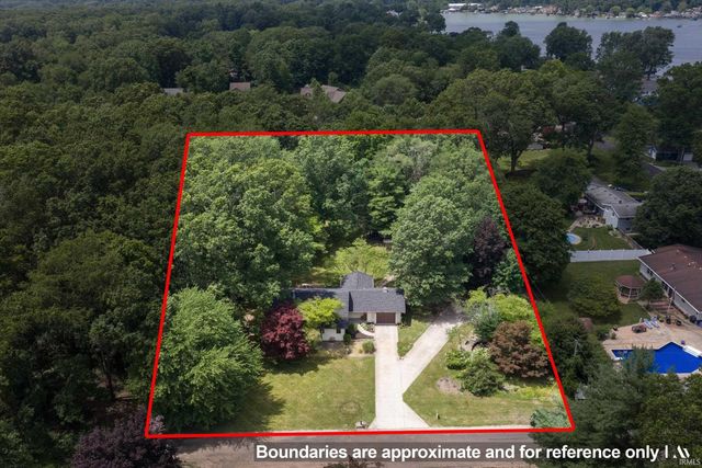 51565 Maplewood Drive, Elkhart, IN 46514
