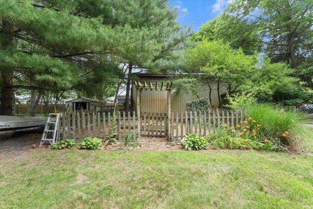 51565 Maplewood Drive, Elkhart, IN 46514