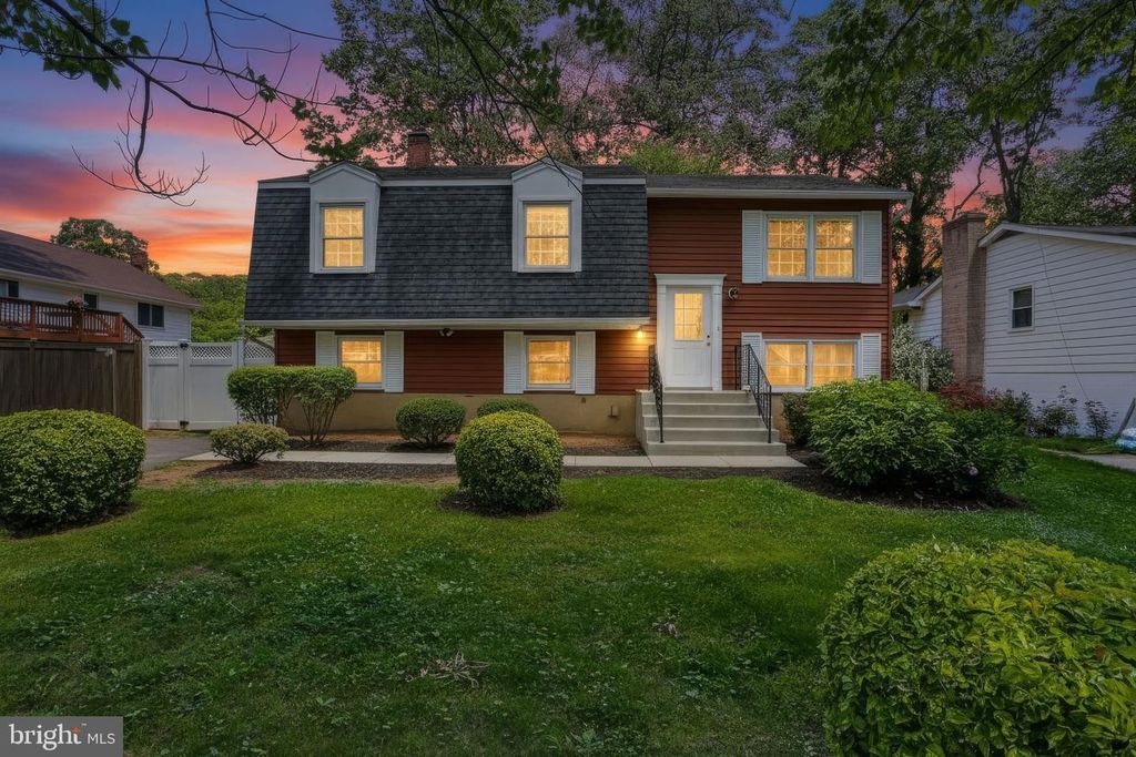 Image 1 of property listing at 1052 LIDO DR, Annapolis, MD 21409
