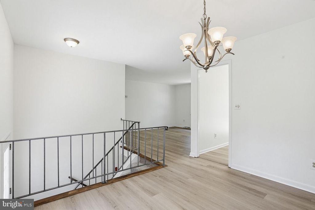 Image 12 of property listing at 1052 LIDO DR, Annapolis, MD 21409