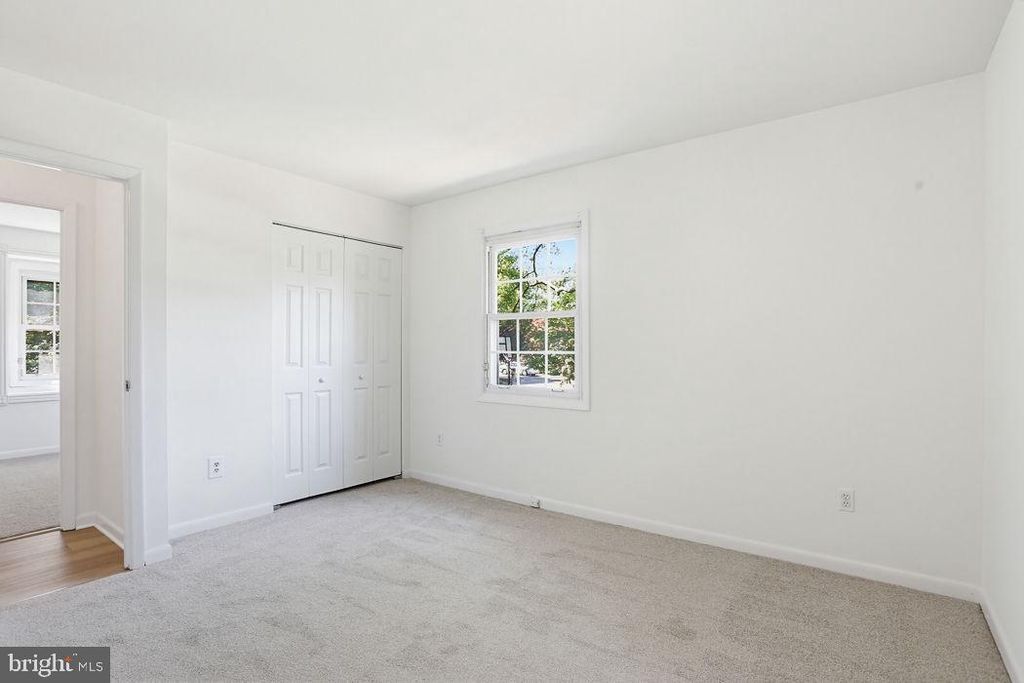 Image 19 of property listing at 1052 LIDO DR, Annapolis, MD 21409