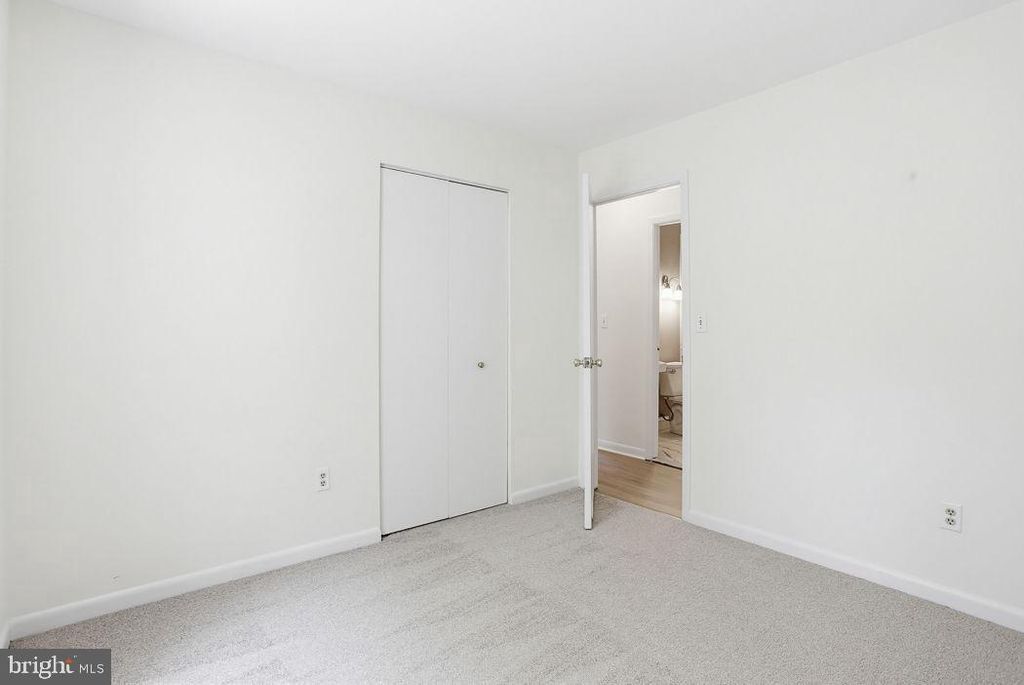 Image 26 of property listing at 1052 LIDO DR, Annapolis, MD 21409