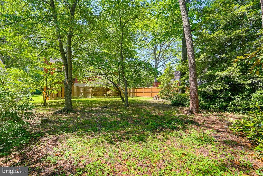 Image 38 of property listing at 1052 LIDO DR, Annapolis, MD 21409