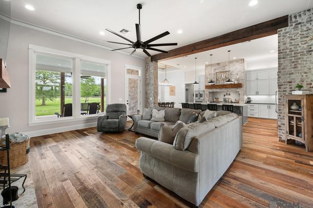 16027 Greenwell Springs-port Hudson Rd, Central, LA 70770