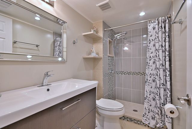9176 South Road 1B, Palos Hills, IL 60465