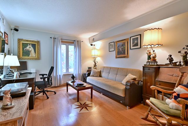 9176 South Road 1B, Palos Hills, IL 60465