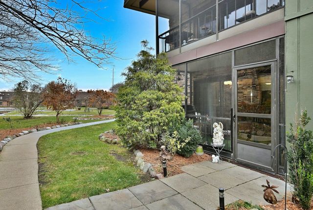 9176 South Road 1B, Palos Hills, IL 60465