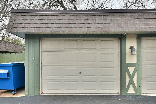 9176 South Road 1B, Palos Hills, IL 60465