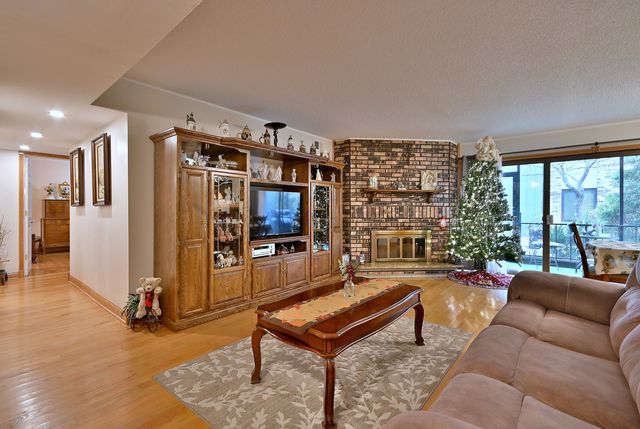 9176 South Road 1B, Palos Hills, IL 60465