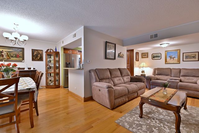 9176 South Road 1B, Palos Hills, IL 60465