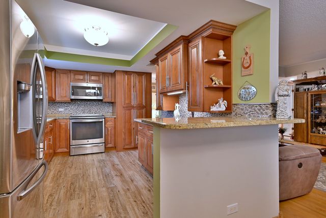 9176 South Road 1B, Palos Hills, IL 60465