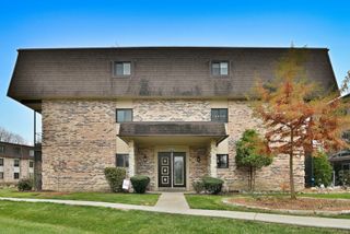 9176 South Road 1B, Palos Hills, IL 60465