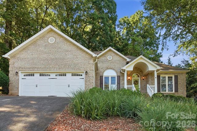 1506 Village Court, Gastonia, NC 28054