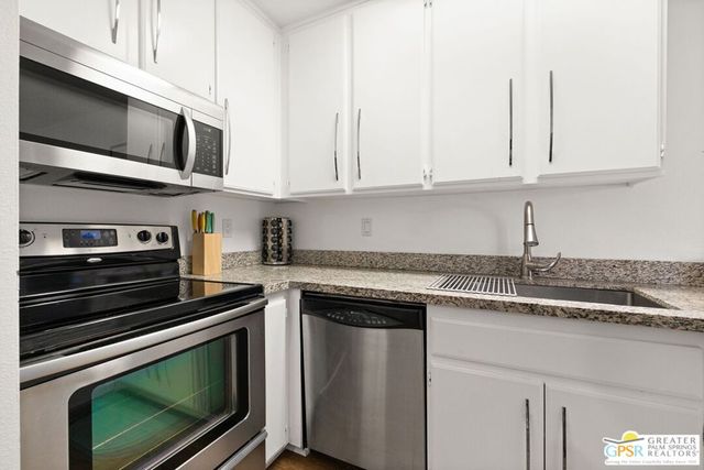 470 S Calle Encilia B15, Palm Springs, CA 92262