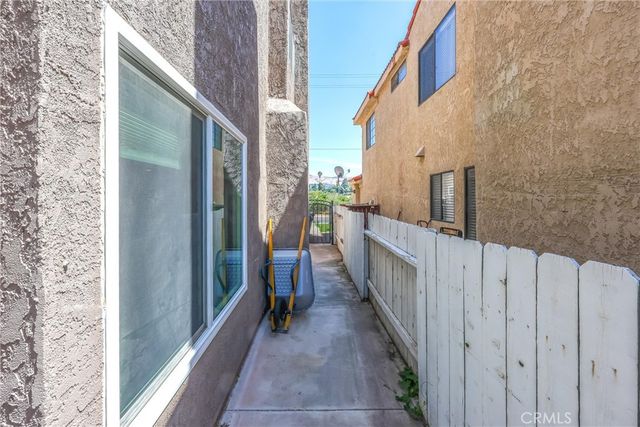 10696 Opal Ave, Redlands, CA 92374