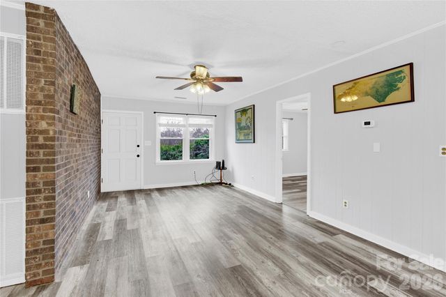 6716 Navajo Trail, Sherrills Ford, NC 28673